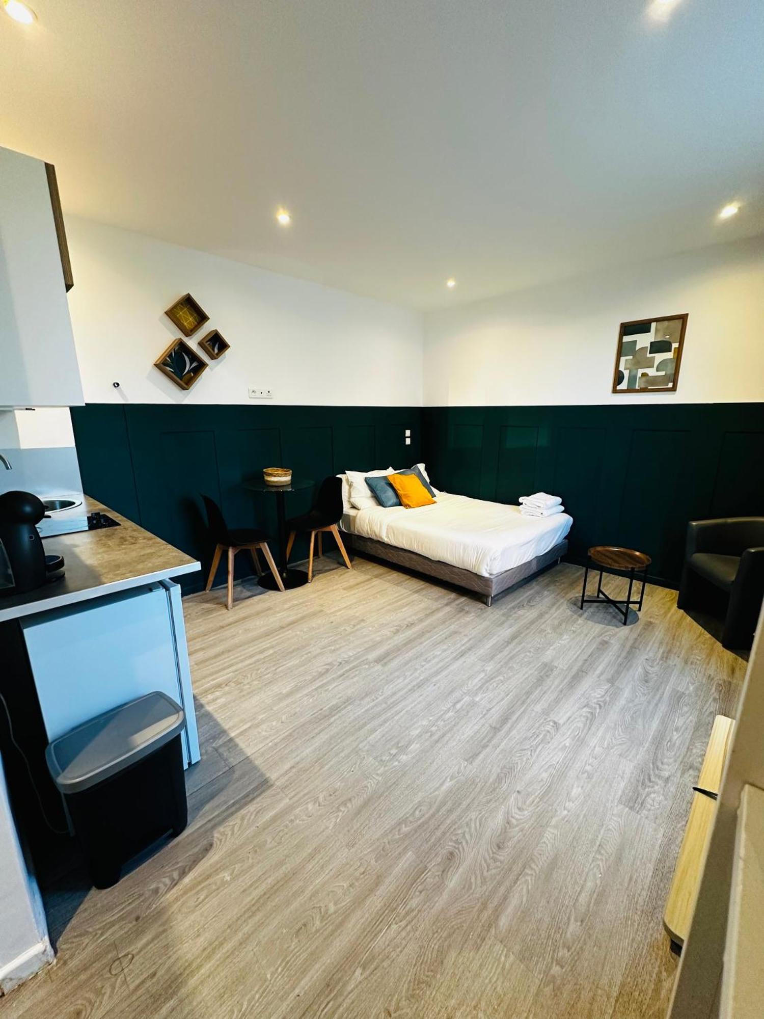 Btobed - Location Professionnelle - 2 Studios Confort - Proche Parc Des Expos Et Stade De France 르 부흐줴 외부 사진