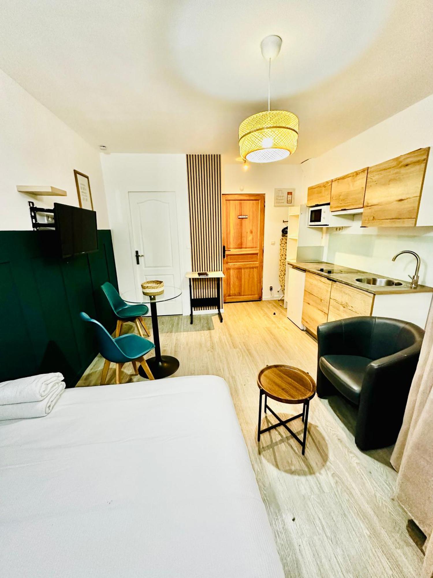 Btobed - Location Professionnelle - 2 Studios Confort - Proche Parc Des Expos Et Stade De France 르 부흐줴 외부 사진